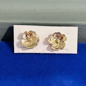 Gold Floral Studs earrings